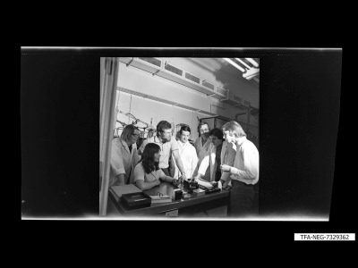 Gruppenfoto 7 Mitarbeiter, Foto 1973